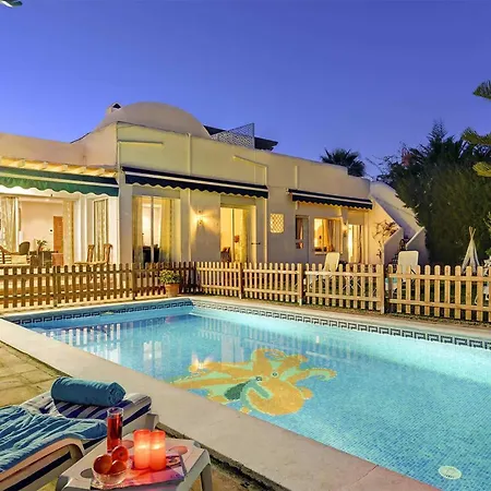בית נופש 3 Bedroom In *